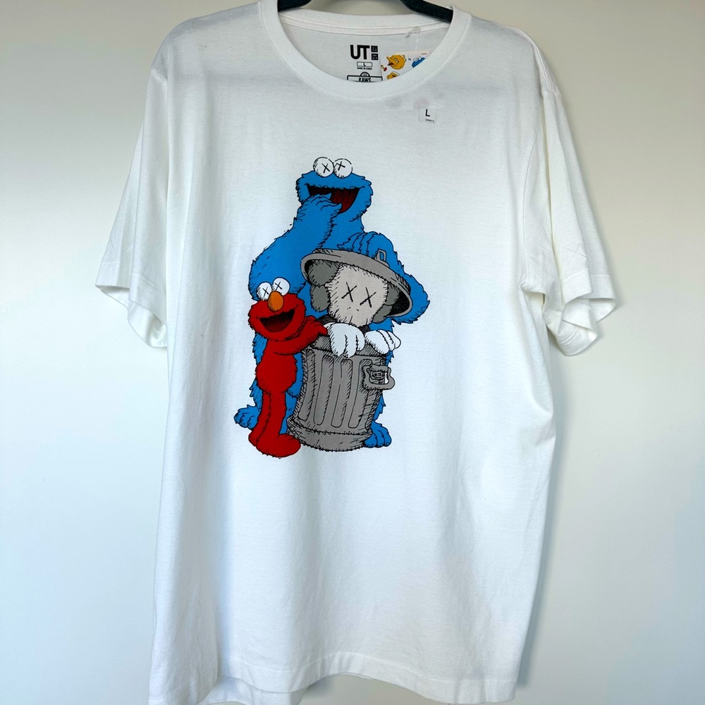 KAWS x Uniqlo x Sesame Street Group Tee